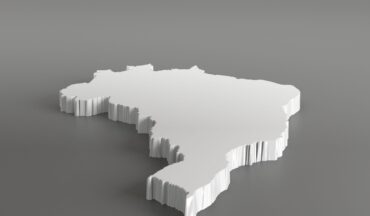 imagem do mapa do brasil em cinza em representação ao apagão de radiofármacos