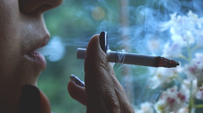 Risco De Ter Câncer Pode Ser 20 Vezes Maior Em Ex-fumantes, Diz Estudo